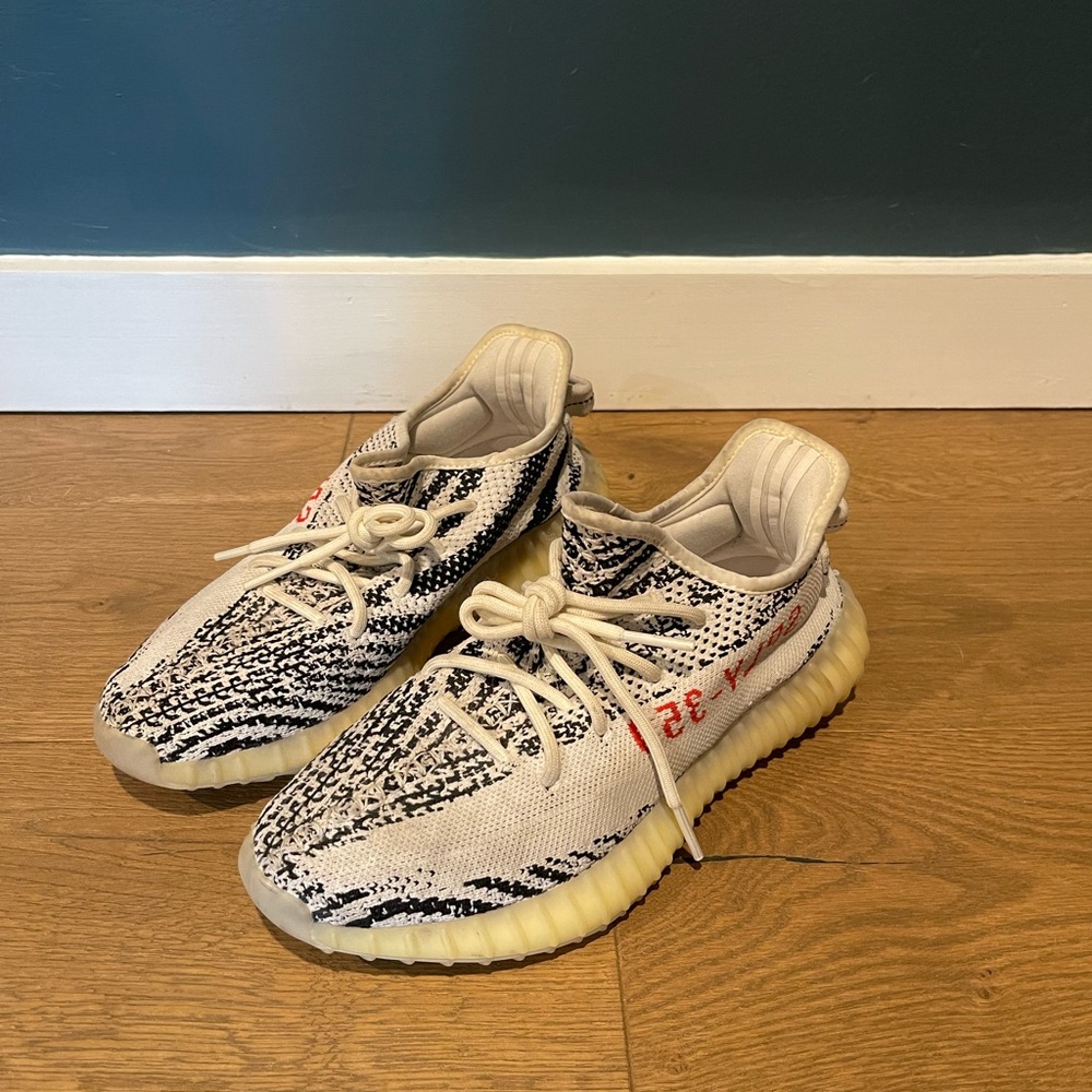 Yeezy 350 Boosts Zebra